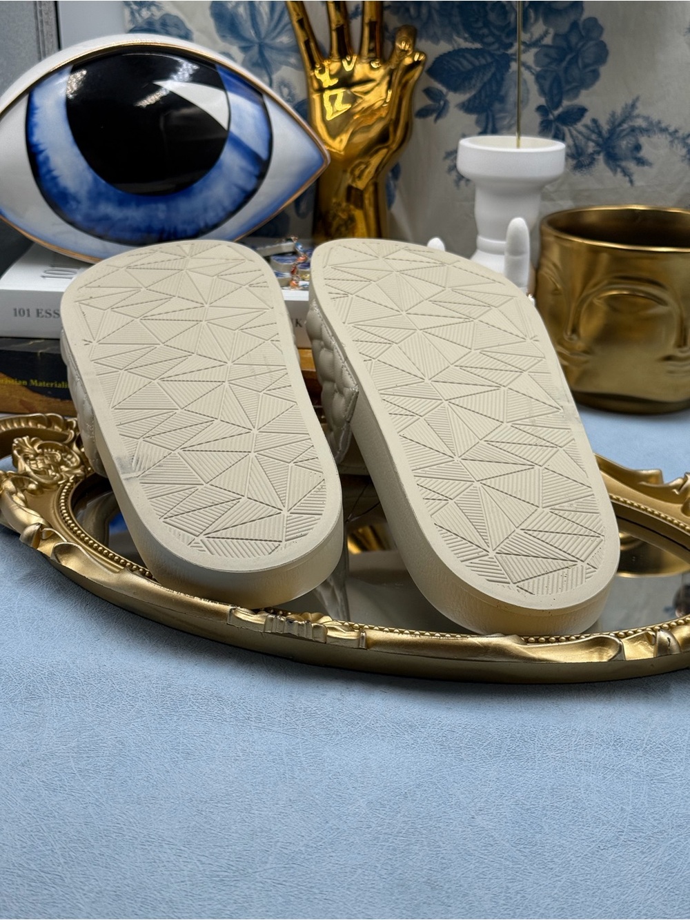 🆕 KURT GEIGER LONDON 🧿 NWOB Meena Eagle Quilted Slide, Bone - Picture 12 of 12